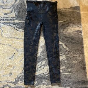 XL Spanx Black camo leggings